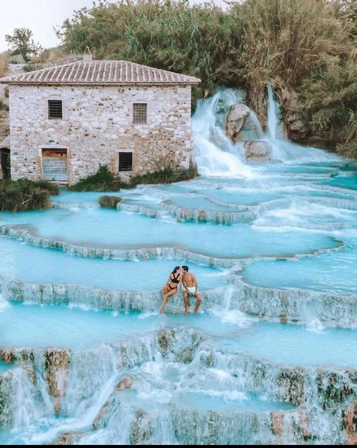 Affittacamere Licenza N.1 Presso La Magica Torre Pitigliano Dış mekan fotoğraf