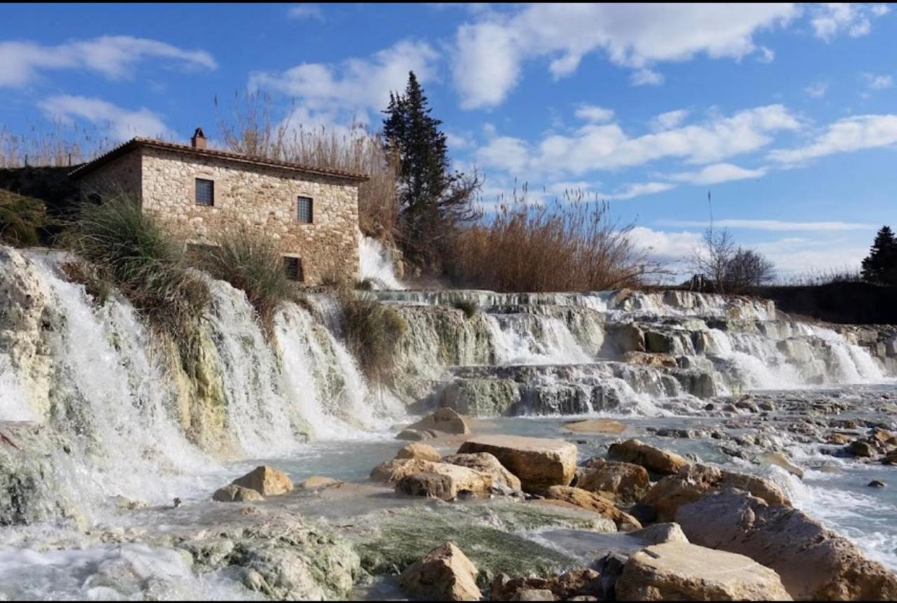Affittacamere Licenza N.1 Presso La Magica Torre Pitigliano Dış mekan fotoğraf