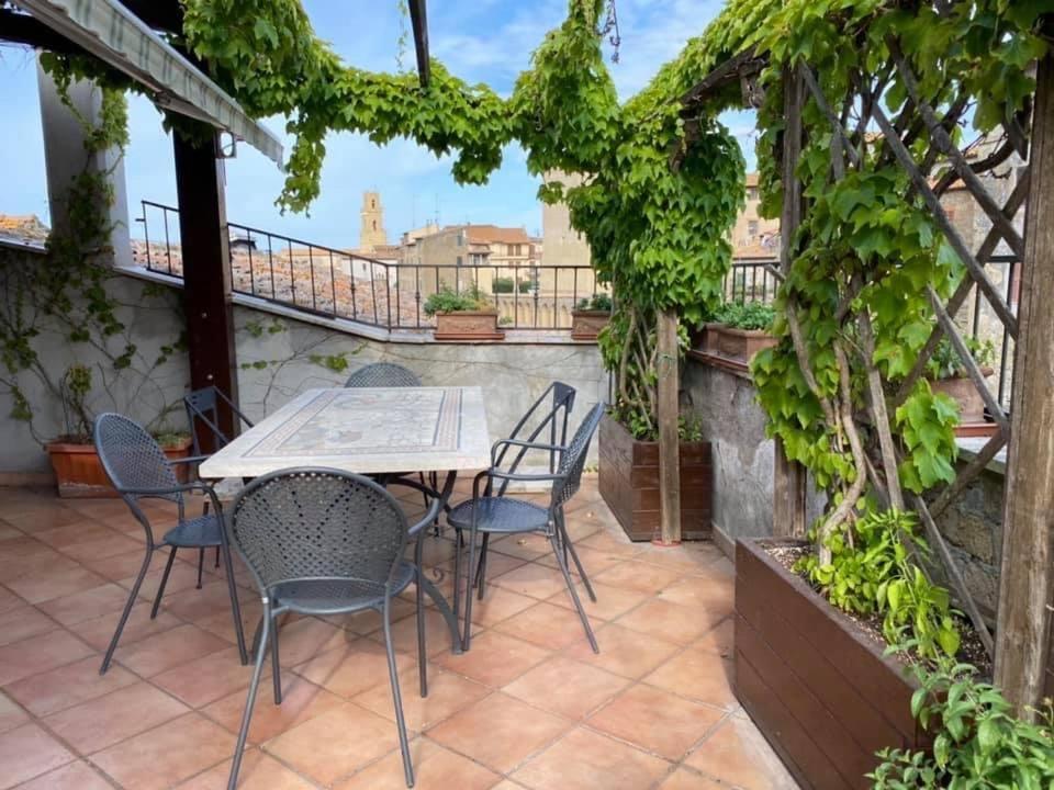Affittacamere Licenza N.1 Presso La Magica Torre Pitigliano Dış mekan fotoğraf