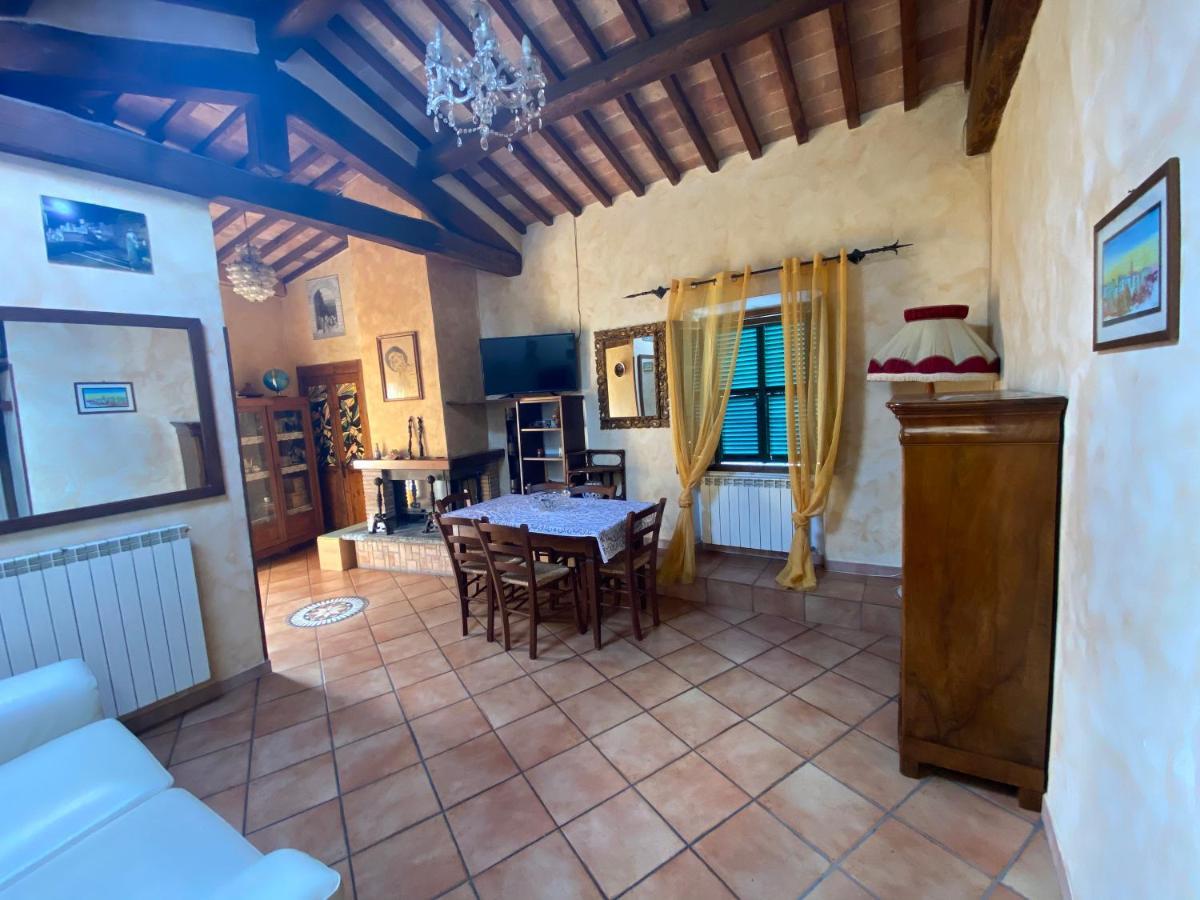 Affittacamere Licenza N.1 Presso La Magica Torre Pitigliano Dış mekan fotoğraf